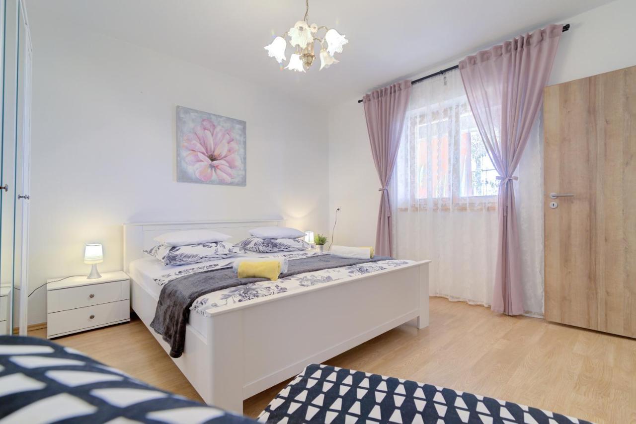 Josipa & Jelena Apartment